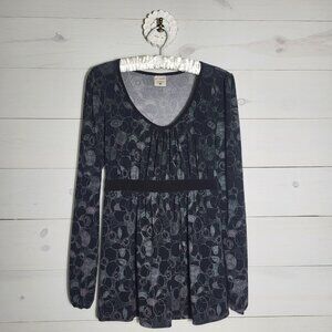 Motherhood Maternity Top Geometric Babydoll Long Sleeve Tie Back.